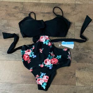 Cupshe Swimsuit size XL black with flowers